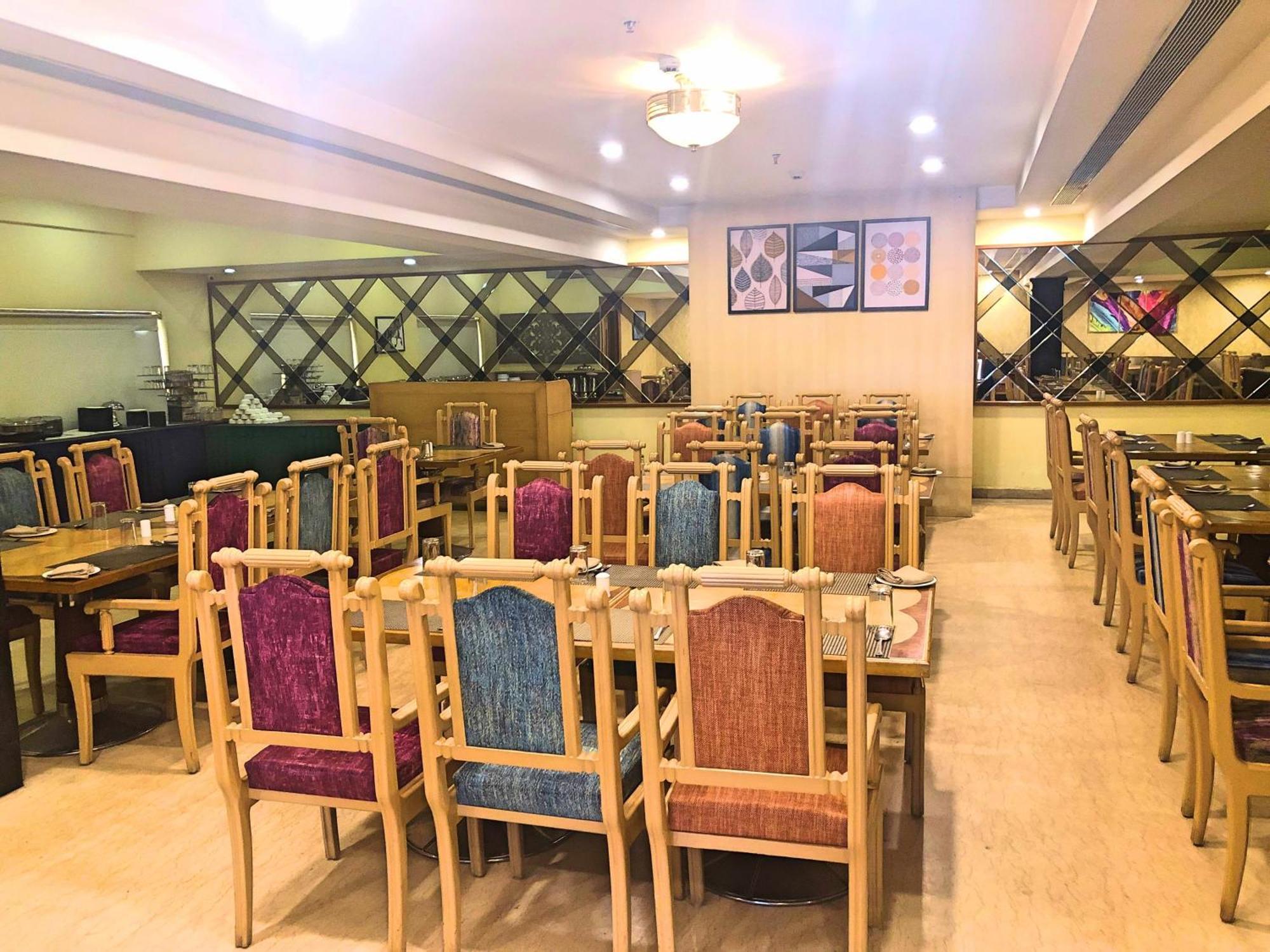 Raj Park- Hill View Hotel Тирупати Екстериор снимка