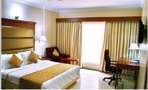 Raj Park- Hill View Hotel Тирупати Екстериор снимка
