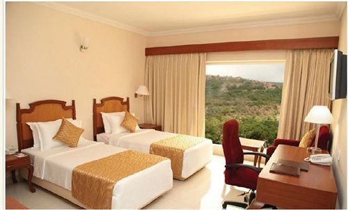 Raj Park- Hill View Hotel Тирупати Екстериор снимка
